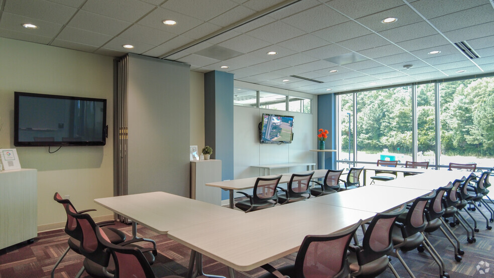 Extra large meeting room with dual TV displays